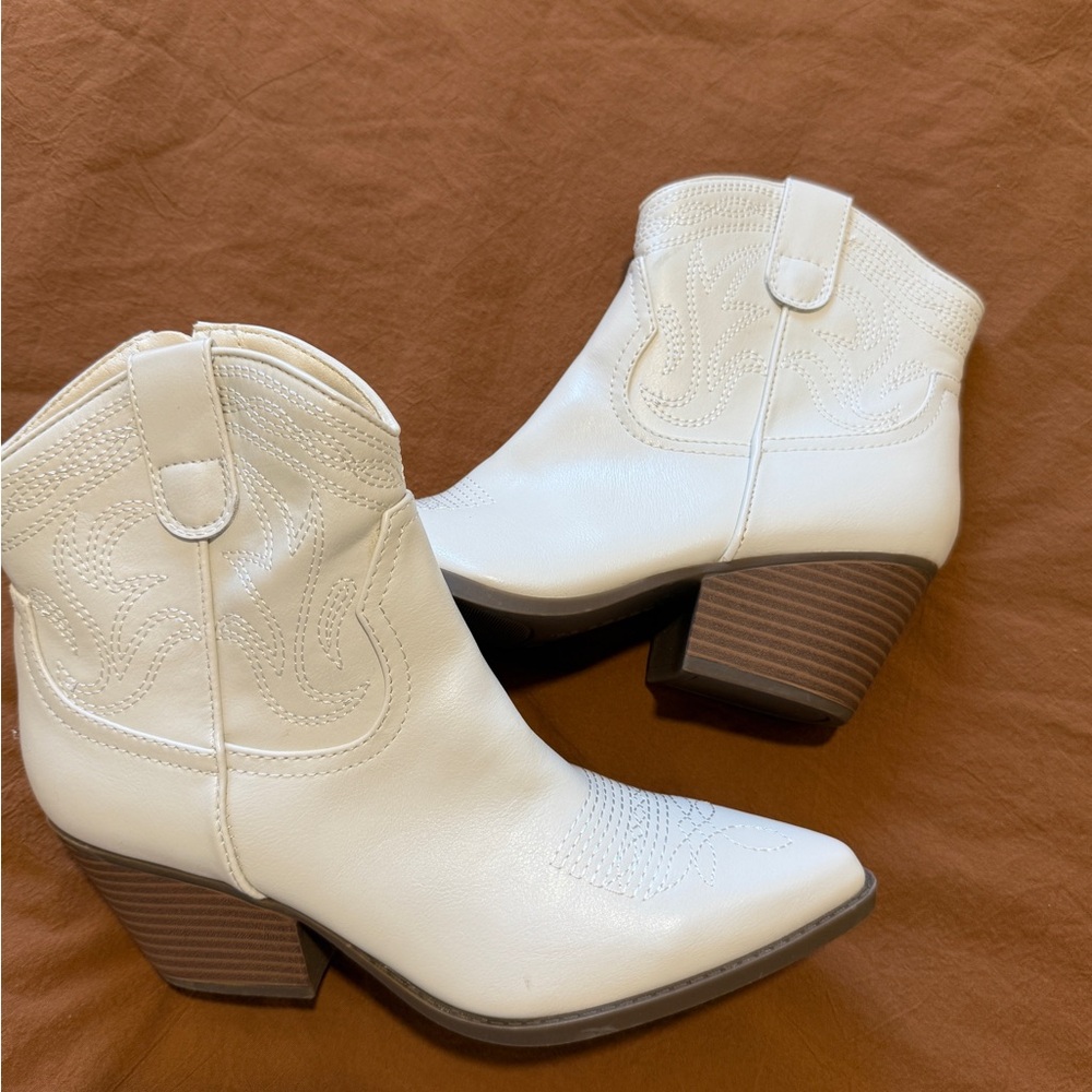 T.J.Maxx Cream Ankle Booties